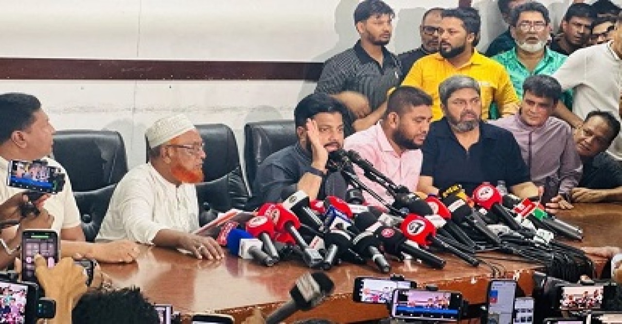 মন্ত্রিসভা থেকে পদত্যাগ করলেন ইশরাক