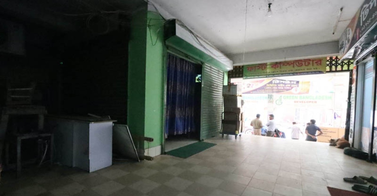 মামা-ভাগনে মিলে রাজশাহী অ্যাসোসিয়েশনের দোকান দখল