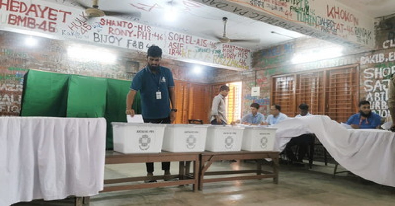 জাকসু নির্বাচনে ভোট গ্রহণ শুরু