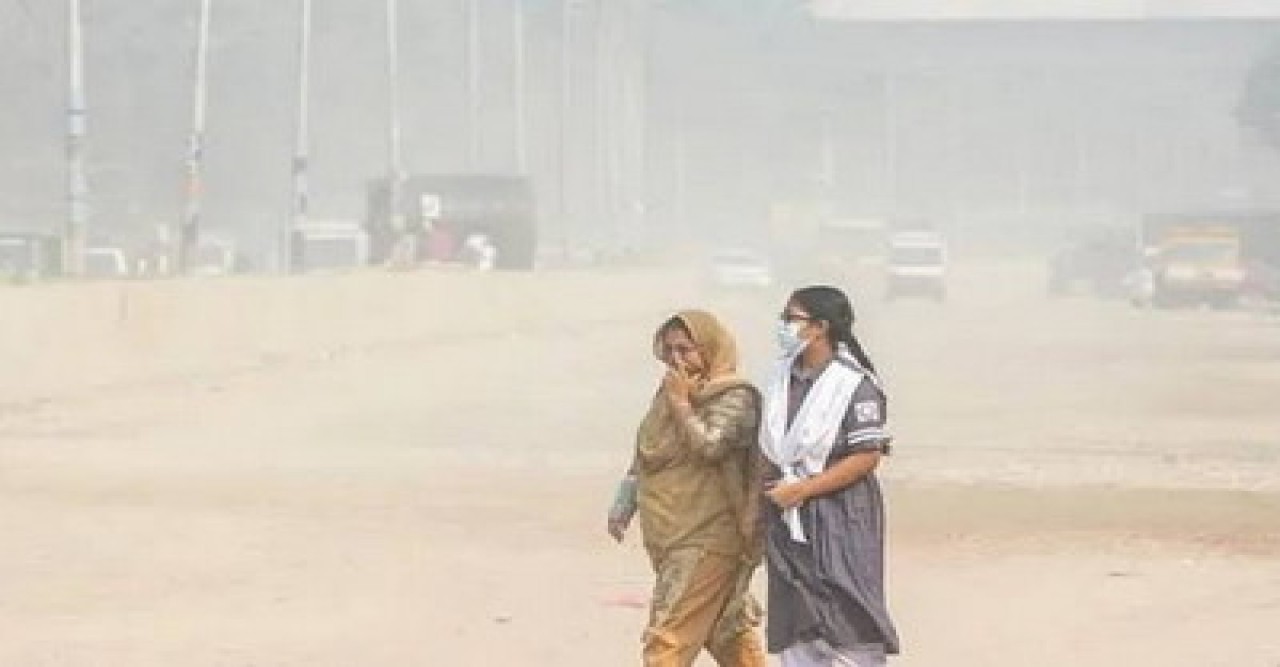 বিশ্বের দূষিত শহরের তালিকায় শীর্ষের কাছাকাছি ঢাকা