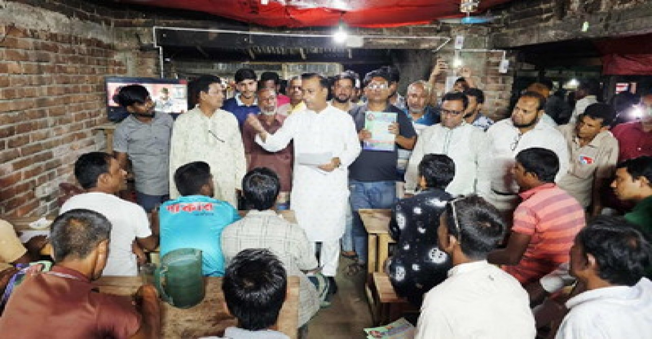 মান্দায় বিএনপি’র মনোনয়ন প্রত্যাশী এম এ মতীনের ব্যাপক গণসংযোগ