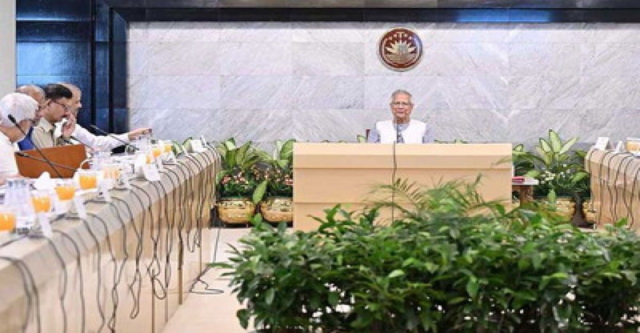 পলাতক থাকলে নির্বাচনে প্রার্থী হওয়া যাবে না