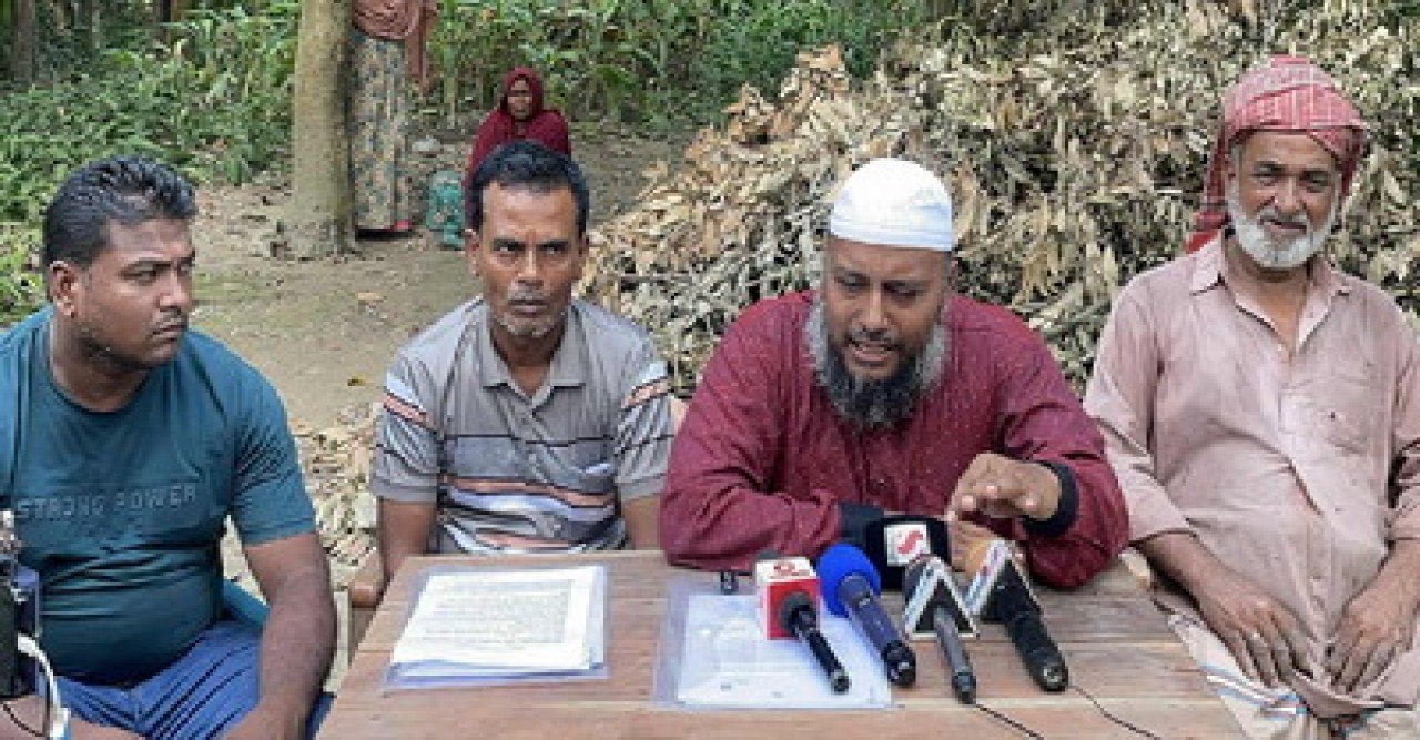 প্রতিবাদে সংবাদ সম্মেলন করলেন ভুক্তভোগী