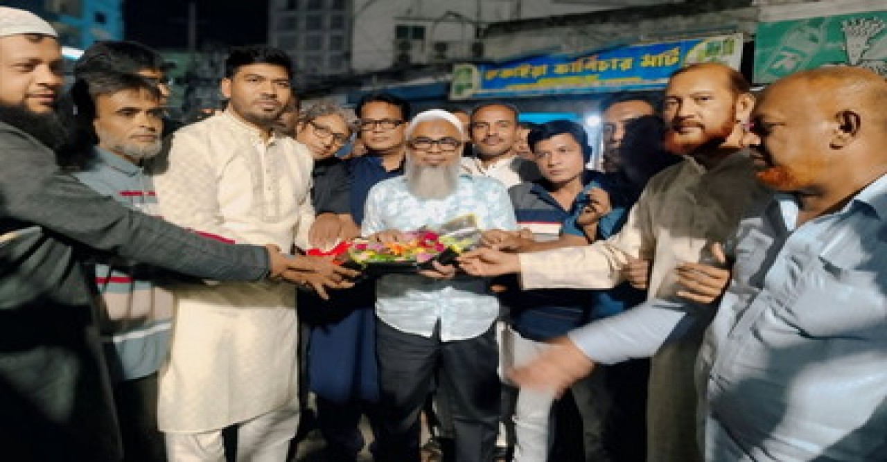 রাজশাহী মহানগর বিএনপির নয়া সভাপতিকে রাজপাড়া বিএনপির ফুলেল শুভেচছা