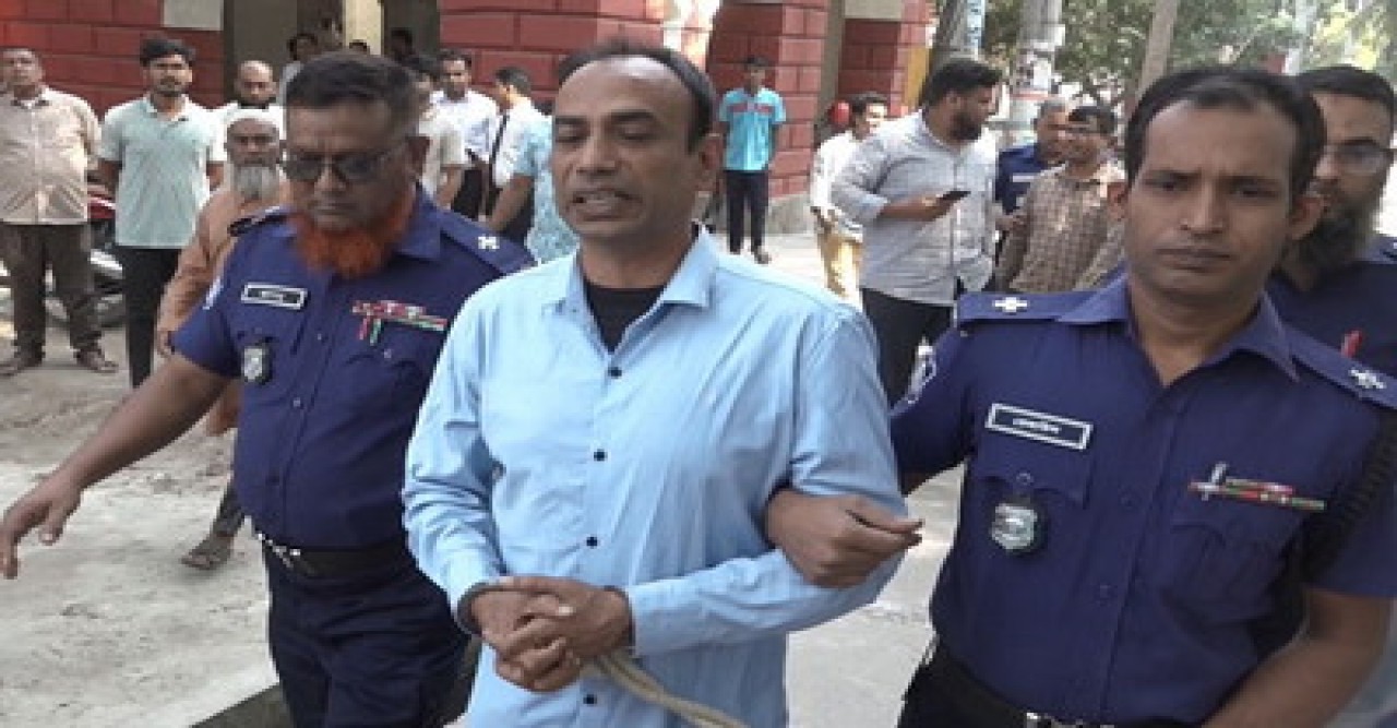 রাজশাহীতে ছাত্রী ধর্ষণের দায়ে প্রধান শিক্ষকের যাবজ্জীবন