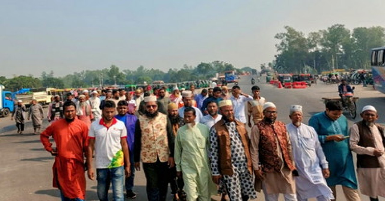 জামায়াতে ইসলামীর যুব বিভাগের উদ্যোগে মান্দায় অবস্থান কর্মসূচী