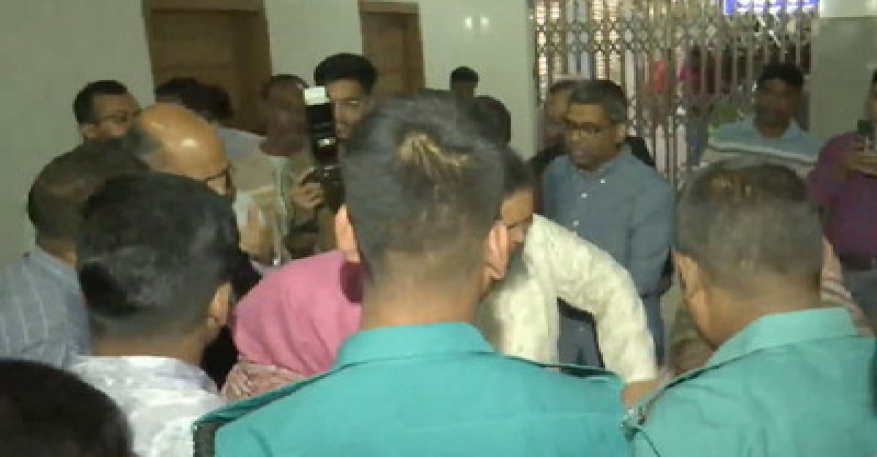 রাজশাহীতে বাসায় ঢুকে বিচারকের ছেলেকে কুপিয়ে হত্যা