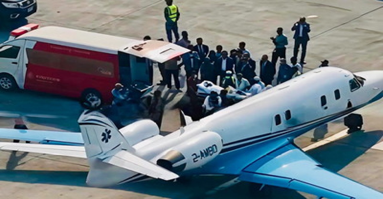 হাদিকে নিয়ে সিঙ্গাপুরের পথে এয়ার অ্যাম্বুলেন্স