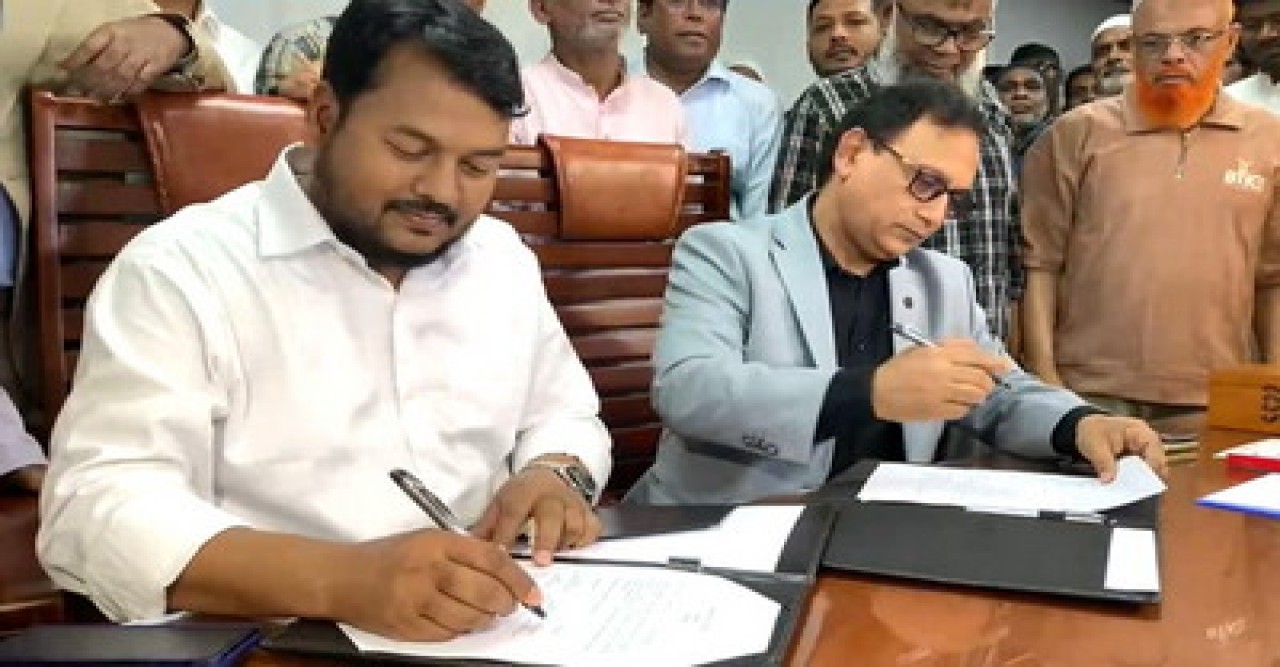 রাজশাহী সিটি করপোরেশনের প্রশাসক হিসেবে দায়িত্ব নিলেন রিটন