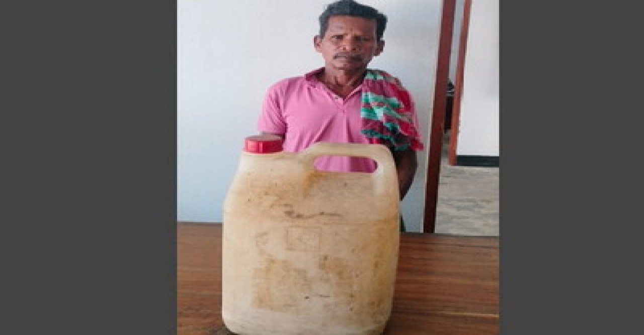 মান্দায় চোলাই মদসহ ১ জন গ্রেফতার