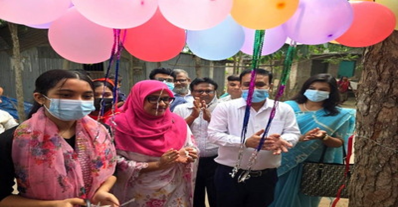 বাঘায় উদ্বোধনী দিনে হাম- রুবেলর টিকা পেল ৯৯১ জন শিশু