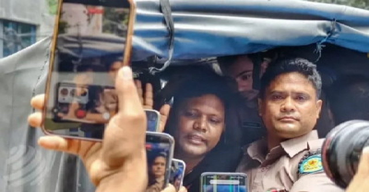 ধানমন্ডি ৩২-এ শ্রদ্ধা জানাতে এসে কার্যক্রম নিষিদ্ধ যুবলীগের সক্রিয় সদস্য আটক