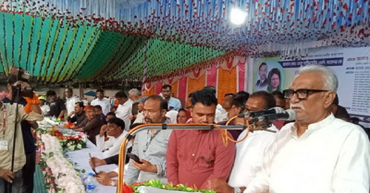 শাহরিয়ারকে পালিয়ে না বেড়িয়ে চারঘাট-বাঘায় এসে রাজনীতি করার আহ্বান এমপি চাঁদের
