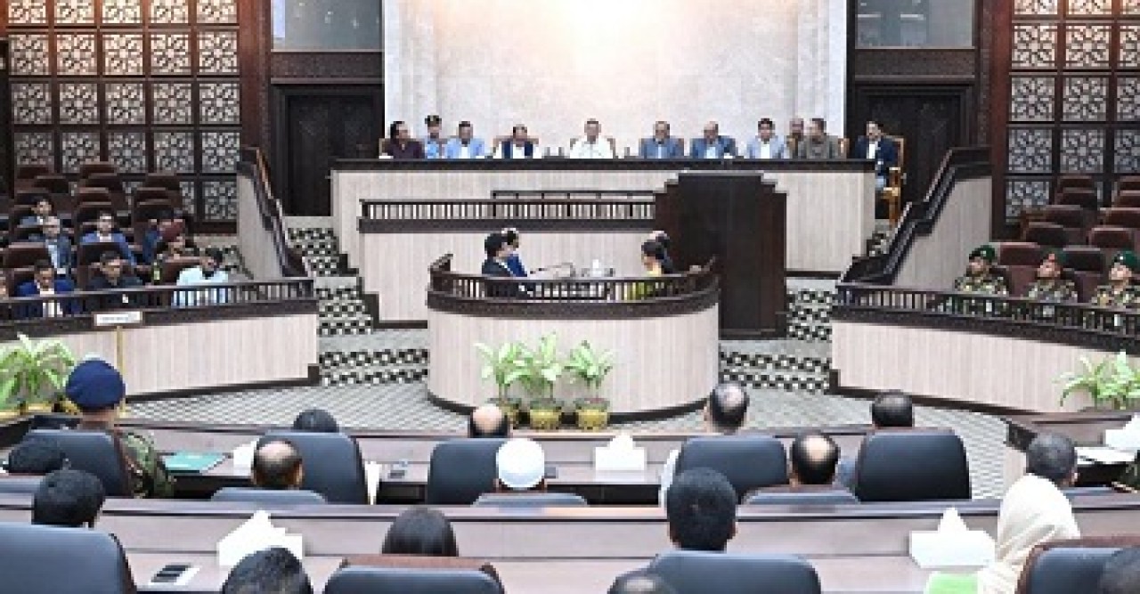 নির্বাচনি অঙ্গীকার পূরণে সরকারি কর্মকর্তাদের সহযোগিতা চান প্রধানমন্ত্রী