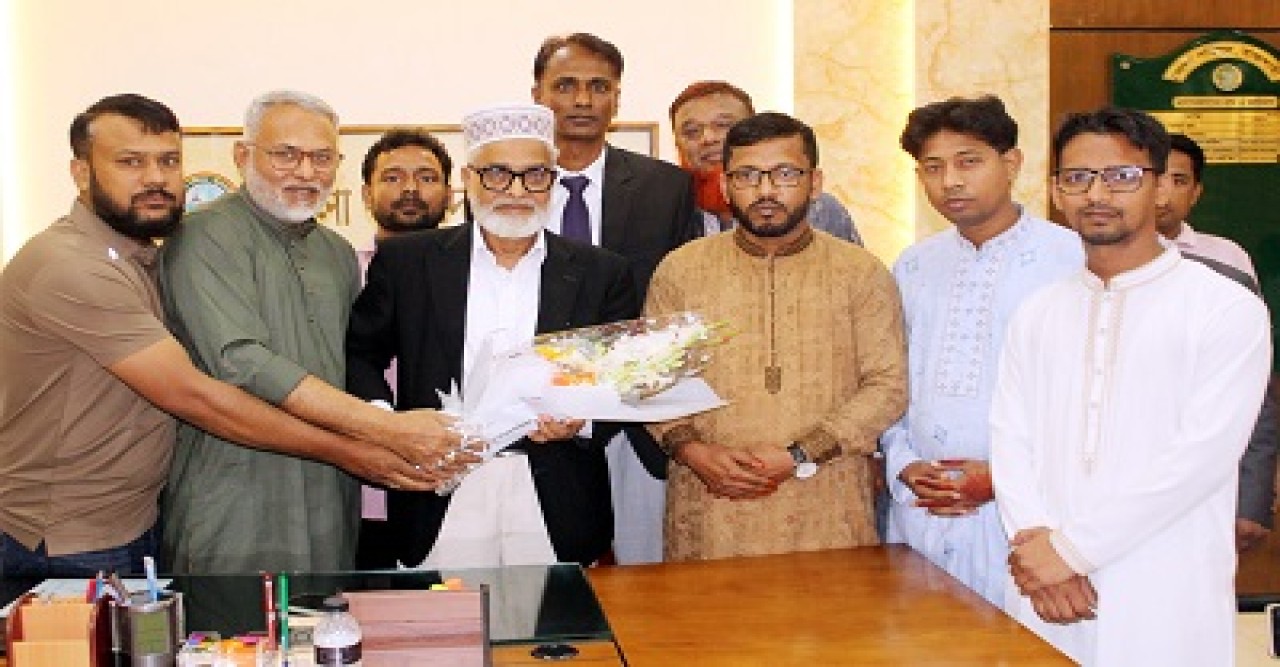 রাজশাহীতে জেলা পরিষদ প্রশাসককে যুব অধিকার পরিষদের ফুলেল শুভেচ্ছা