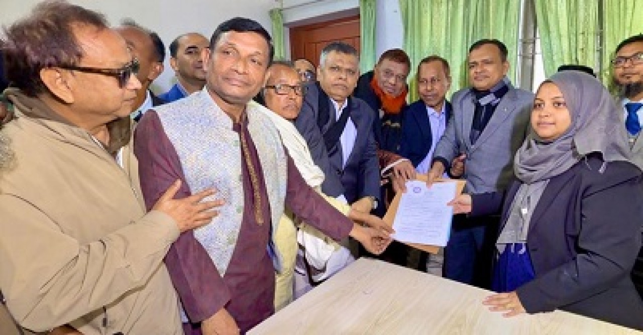 রাজশাহী-৩ আসনে বিএনপির মিলনের পক্ষে মনোনয়ন ফরম উত্তোলন