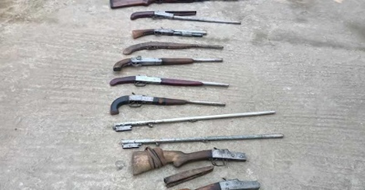 রাউজানে র‍্যাবের অভিযানে বিপুল অস্ত্র উদ্ধার, আটক ২