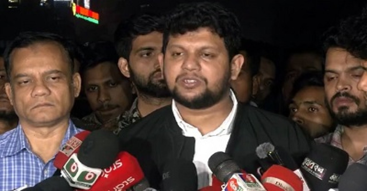 খালেদা জিয়ার শারীরিক অবস্থার সামান্য উন্নতি হয়েছে: উপদেষ্টা মাহফুজ