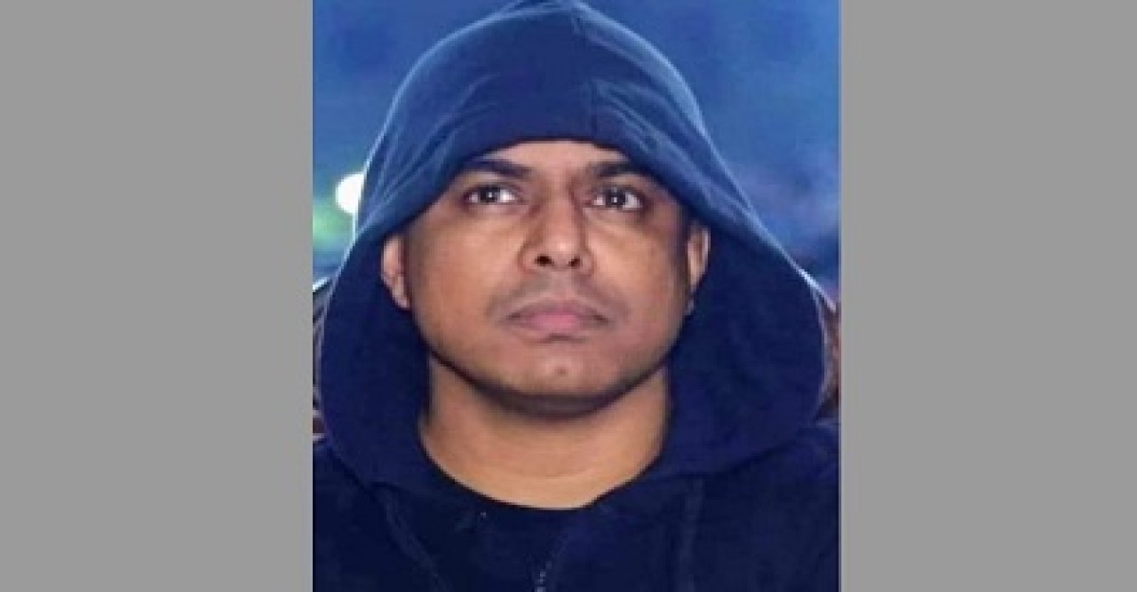 সাবেক রেলমন্ত্রীর ছেলেসহ ২৯ জনের বিরুদ্ধে গ্রেফতারি পরোয়ানা