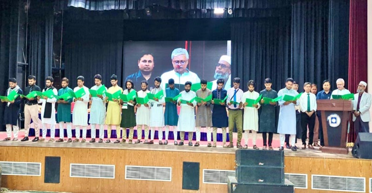 শপথ নিলেন রাকসুর নির্বাচিত প্রতিনিধিরা