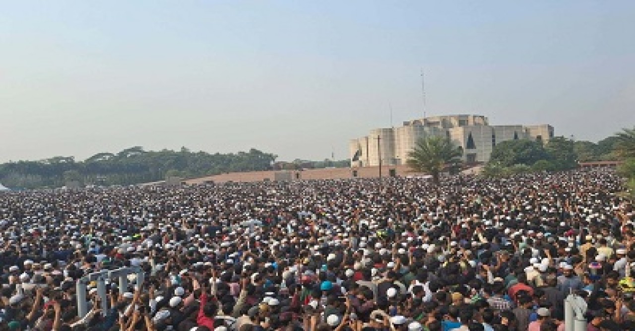 কয়েক লাখ মানুষের অংশগ্রহণে স্মরণকালের সবচেয়ে বড় জানাজা শহীদ হাদির