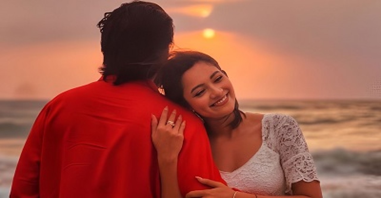 সিয়াম-সুস্মিতা প্রেমে ডুবেছেন!