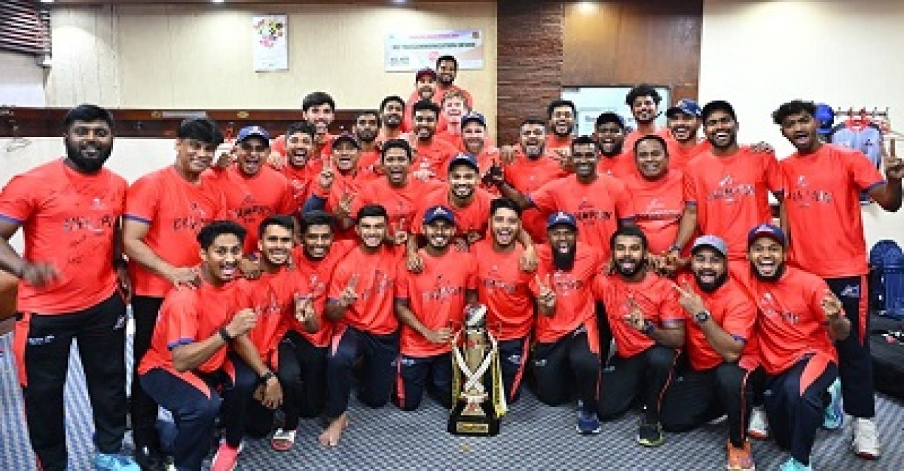 ছাদখোলা বাসে রাজশাহীতে ট্রফি নিয়ে ঘুরবেন শান্তরা
