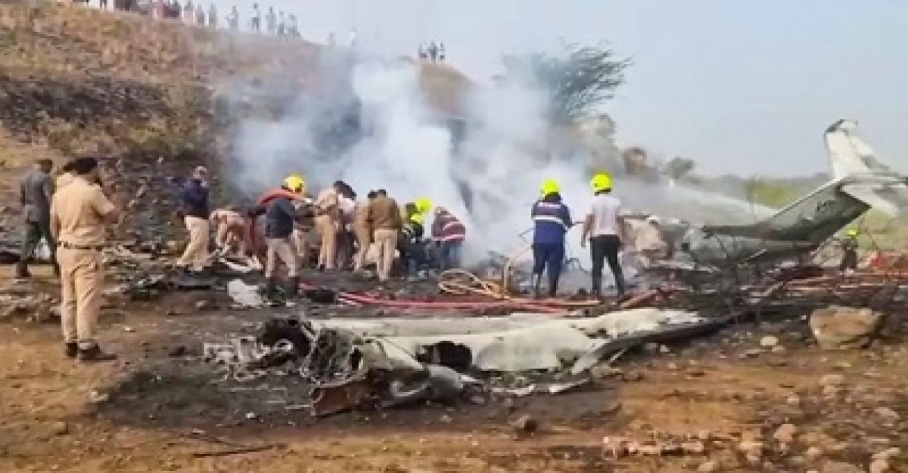 ভয়াবহ বিমান দুর্ঘটনার কবলে পড়লেন ভারতের উপমুখ্যমন্ত্রী