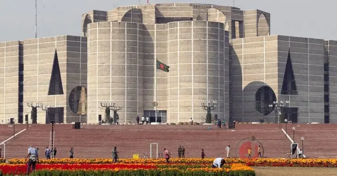 নতুন করে ঢেলে সাজানো হয়েছে জাতীয় সংসদ, চারদিকে নিরাপত্তা বলয়