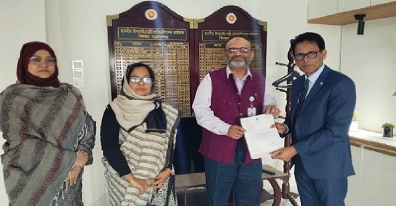 শিক্ষামন্ত্রীকে পদত্যাগপত্র দিলেন ঢাবি উপাচার্য