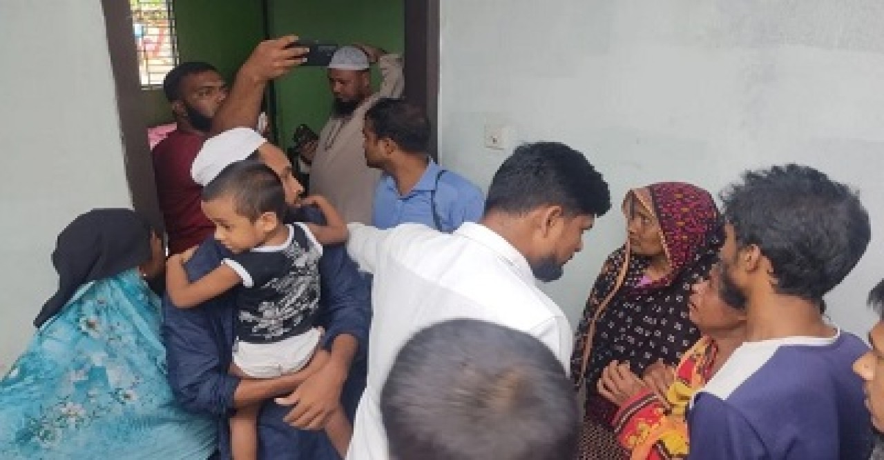 স্ত্রীর গলায় ছুরি/কাঘা/তের পর স্বামীর আত্ম/হ/ত্যা