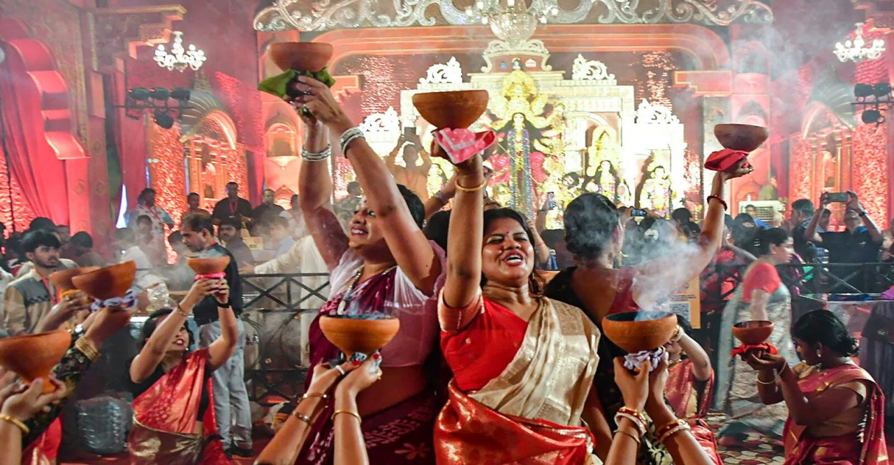 মুখরিত নবমীর পূজামণ্ডপ !
