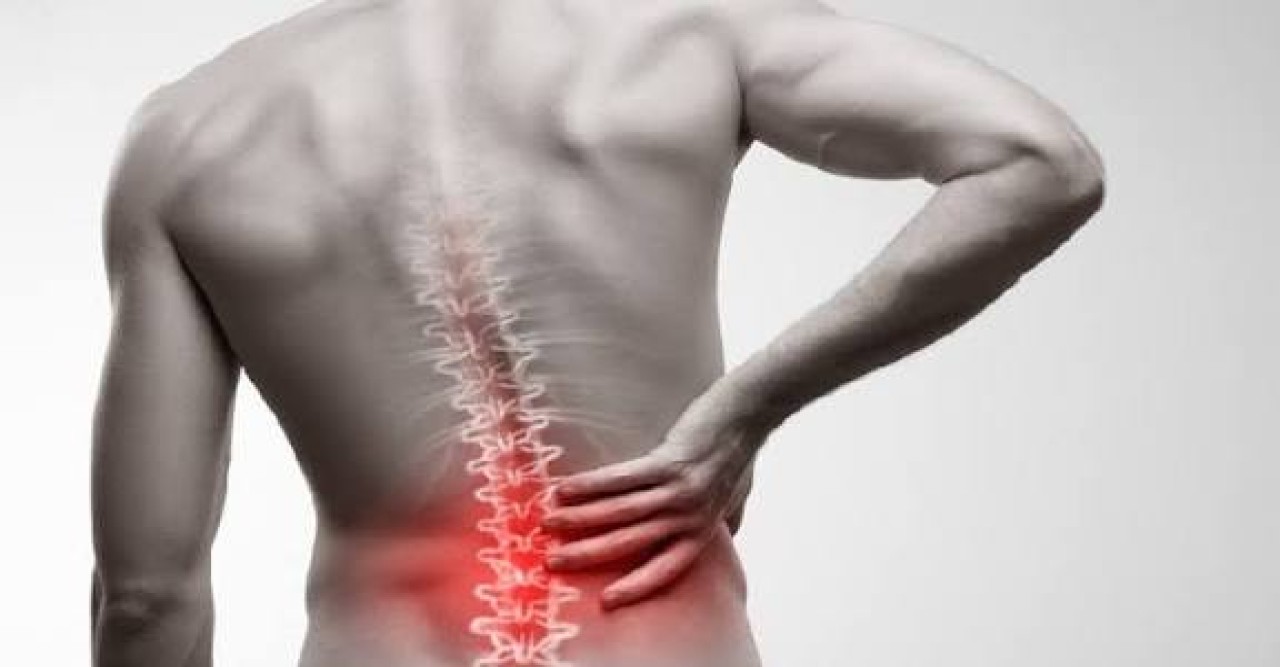 সকালে ঘুম ভাঙতেই কোমর ব্যথা? জেনে নিন সহজ সমাধান