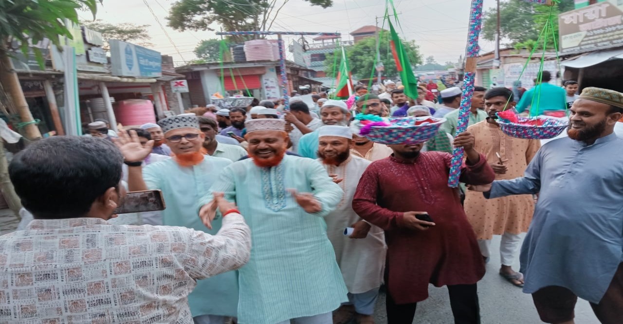মান্দায় প্রসাদপুর বাজারে জামায়াত মনোনীত এমপি প্রার্থীর গণসংযোগ ও পথসভা