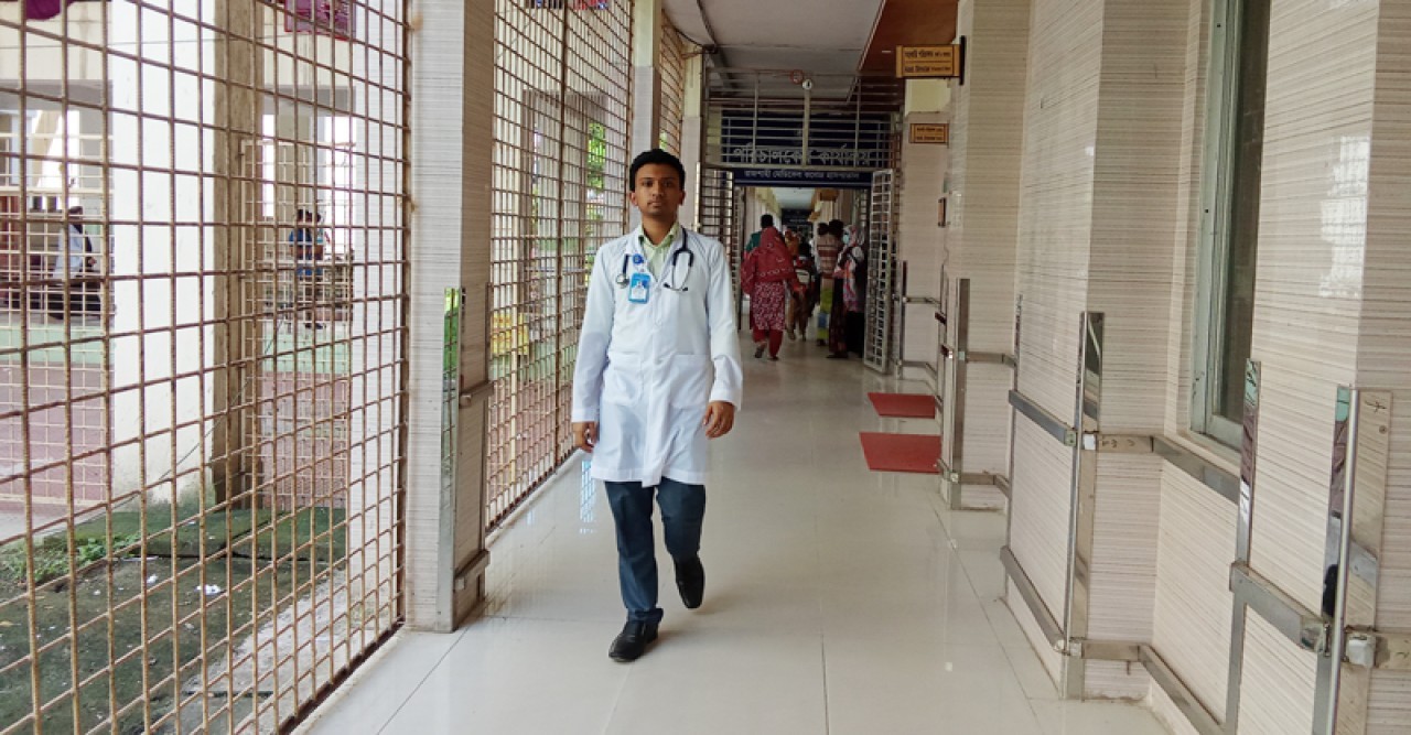 রাজশাহীর রোগীদের জন্য ১৭ কোটি টাকার ওষুধ এনে দিলেন শীর্ষ