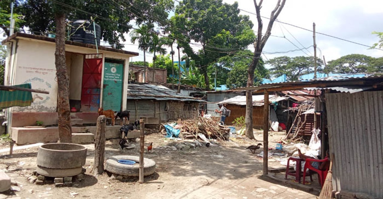 উচ্ছেদের আতঙ্কের মধ্যে পাহাড়িয়া পরিবারে নতুন অতিথি