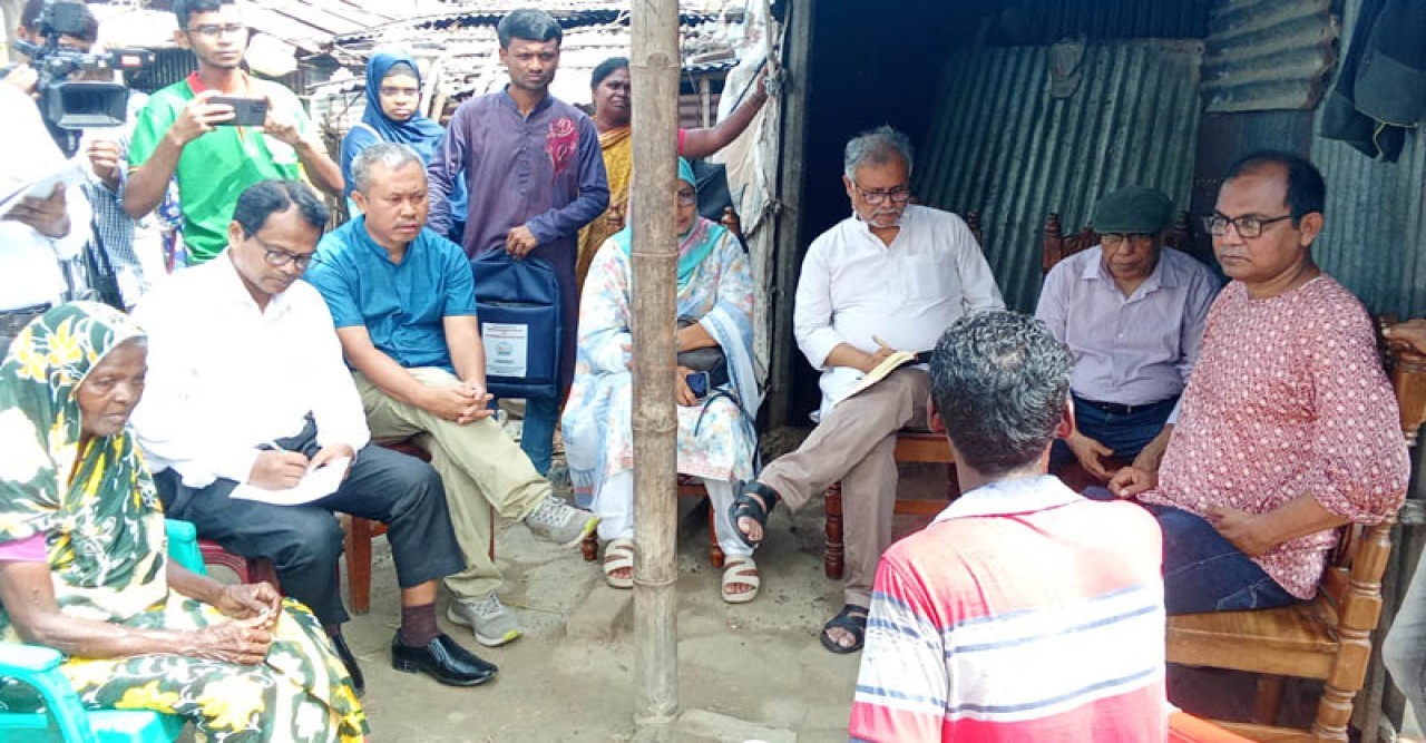 রাজশাহীর সেই পাহাড়িয়াদের কথা শুনলেন মানবাধিকারকর্মীরা