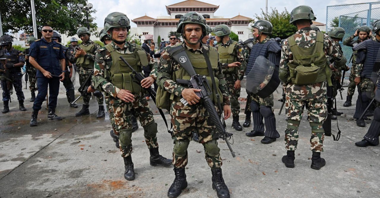 নেপাল: বিক্ষোভ নিয়ন্ত্রণে রাজধানীসহ ৩ জেলায় কারফিউ জারি