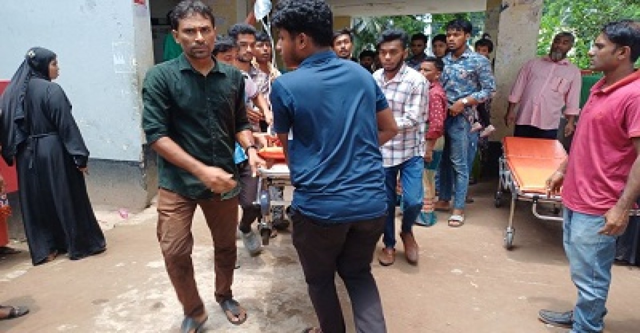 লক্ষ্মীপুরে মা-মেয়েসহ একই পরিবারের ৩ জনকে কুপিয়ে হত্যা