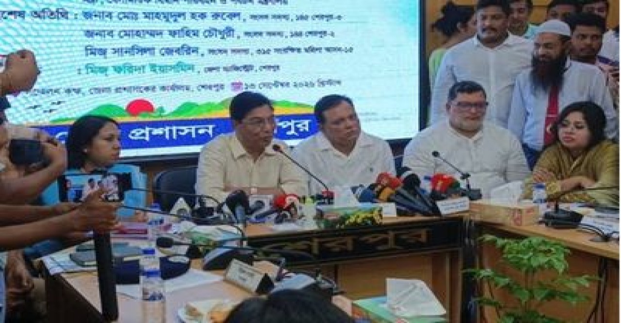 চীন থেকে বুলেট ট্রেন আনার কথা চলছে: বিমানমন্ত্রী