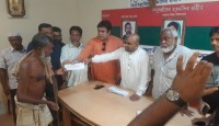 পুঠিয়ায় অসহায় ও হিন্দু সম্প্রদায়ের মাঝে তারেক রহমানের পক্ষ থেকে নগদ অনুদান বিতরণ