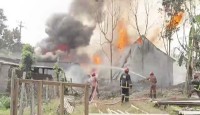 তানোরে চাতালের ভিতরে তুলার গুদামে আগুন পুড়ে ছাই