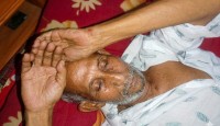 বাঘায় ভ্যান থেকে পড়ে গুরুতর আহত বীর মুক্তিযোদ্ধা শফিউর রহমান শফি
