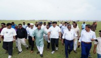 পরিদর্শনে রাসিক প্রশাসক ও প্রাণিসম্পদ অধিদপ্তরের ডিজি