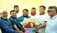পানি সম্পদ প্রতিমন্ত্রীকে ফুলেল শুভেচ্ছায় রাজশাহীতে স্বাগত জানালেন রাসিক প্রশাসক