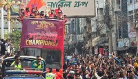 ছাদখোলা বাসে রাজশাহী ওয়ারিয়র্সকে সংবর্ধনা
