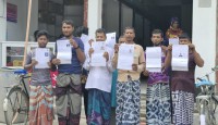 চাঁপাইনবাবগঞ্জ পল্লী বিদ্যুৎ সমিতির কর্মীদের গণছুটি কর্মসূচি অব্যাহত