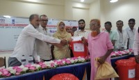 বাঘায় স্টার্ট ফান্ড বাংলাদেশ এর সহায়তায় কারিতাসের দুইশ’পরিবারকে মানবিক সহায়তা