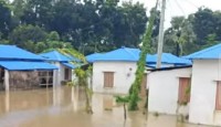 তানোরে রাতের টানা ভারি বর্ষনে ডুবে গেছে গুচ্ছো গ্রামের বাড়িঘর