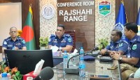 গণমাধ্যমকর্মীদের সঙ্গে রাজশাহী রেঞ্জ ডিআইজির মতবিনিময়